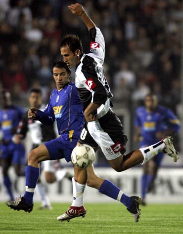 库里30岁后依然维持巅峰状态：多项数据超越乔丹，近8场均砍近30分