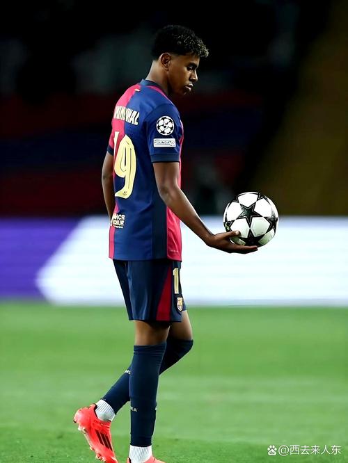 技嘉公布全新RTX 5090显卡：外观酷似煤气灶台！