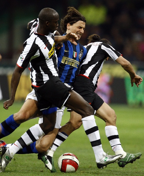 中国音数协常务副理事长兼秘书长敖然在2025年度游戏商务大会上的致辞