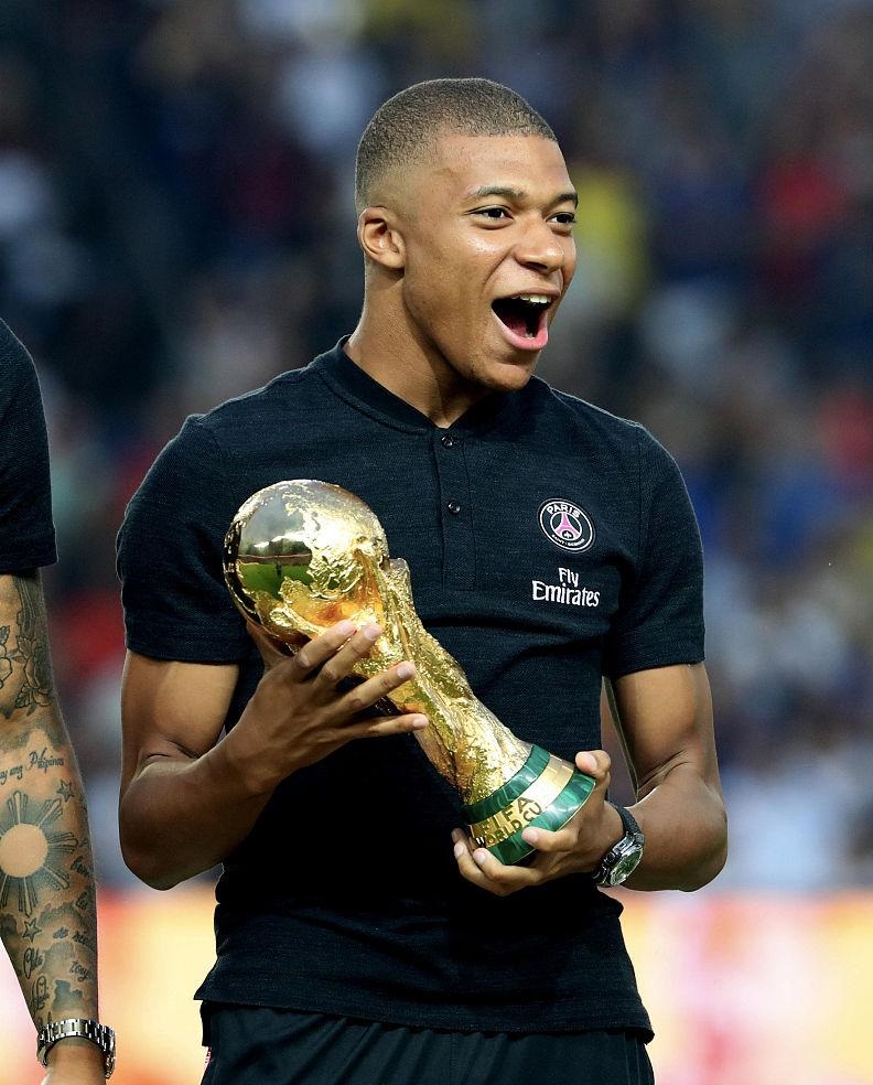 狂轰22三分！太阳7人上双大胜灰熊 狄龙21+7布克仅15中6